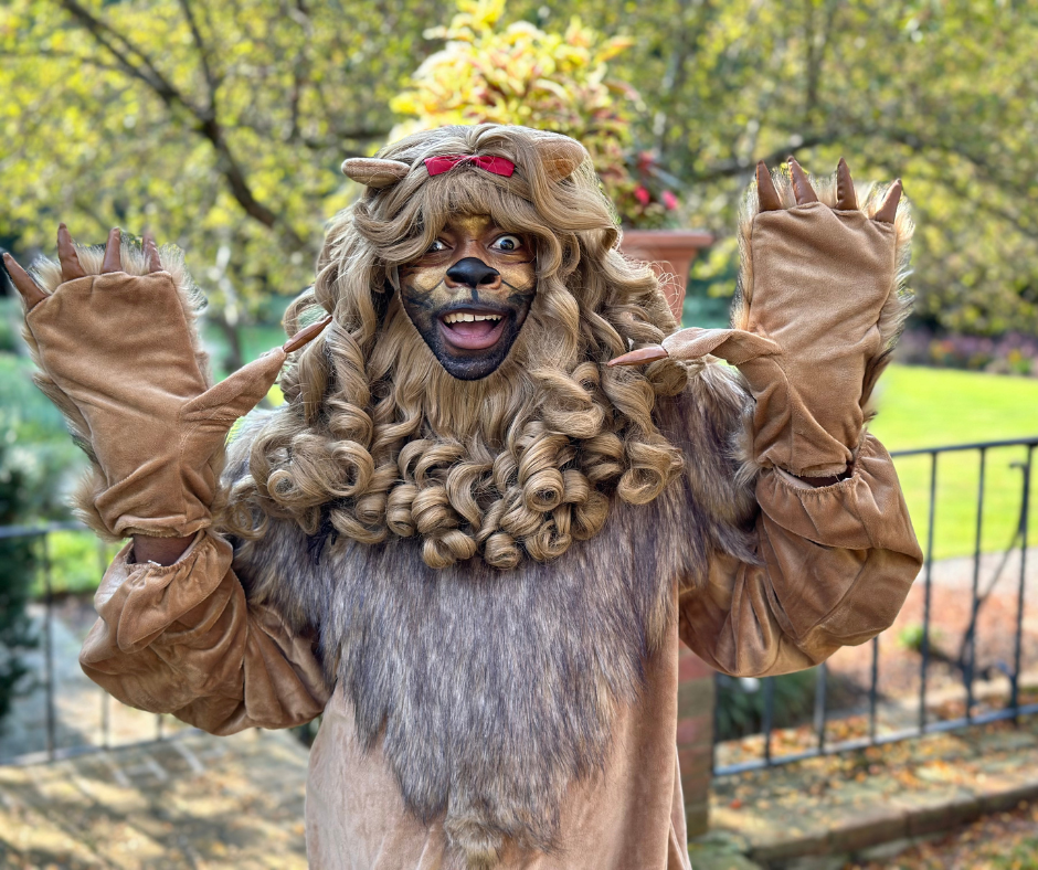 Cowardly Lion Themed Performers