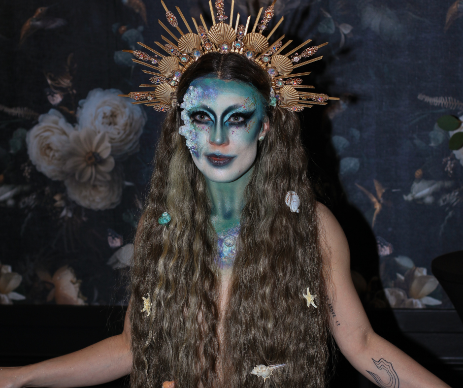 Dark Siren Mermaid Performer