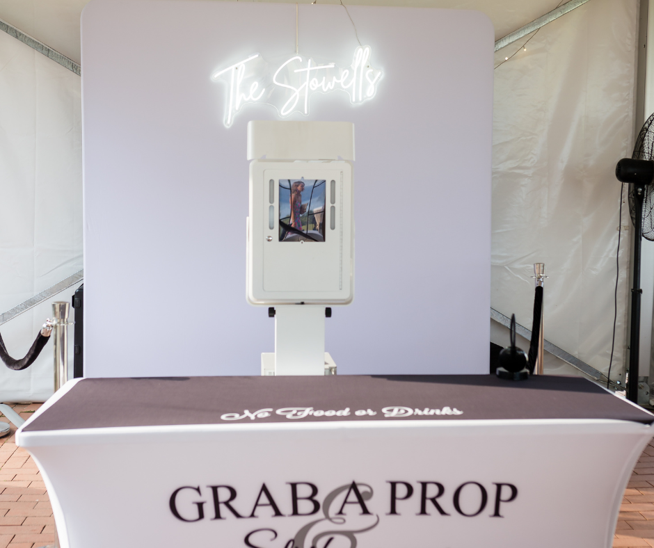 Classic Photo Booth by On It Productions and BVTLive!